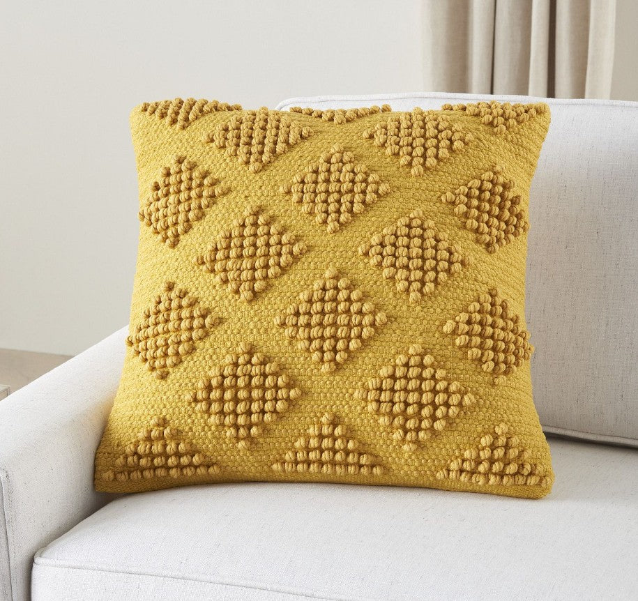 HLJ Throw Pillows – 1,560-Piece Wholesale Lot